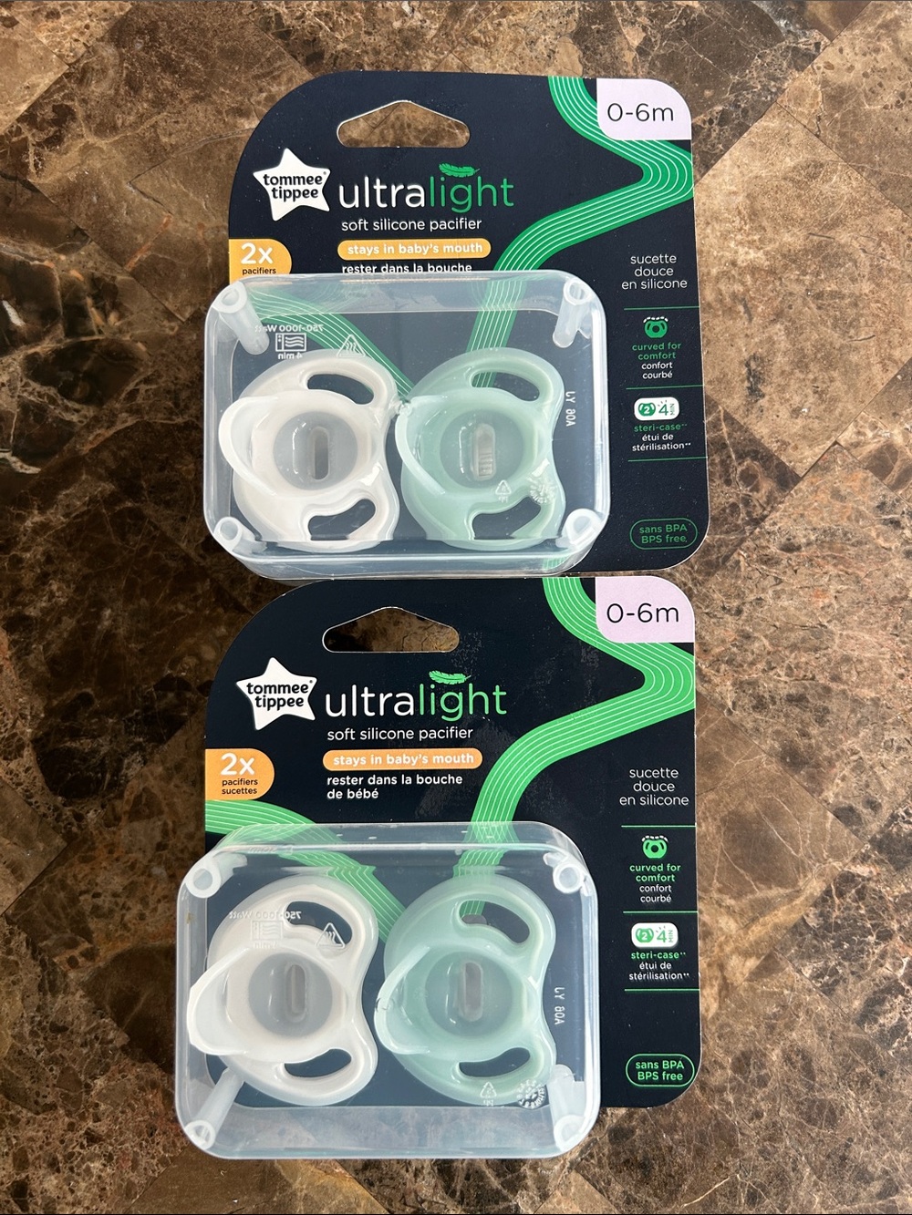 NEW 🆕 Tommee Tippee Ultralight Silicone Four Pacifiers - White & Mint (0-6m)